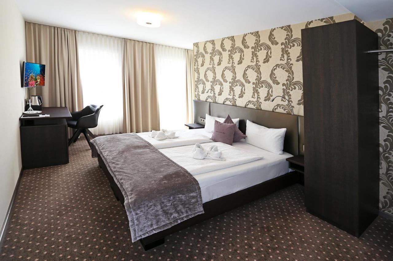 Hotel Sonata บาเดน-บาเดน ภายนอก รูปภาพ