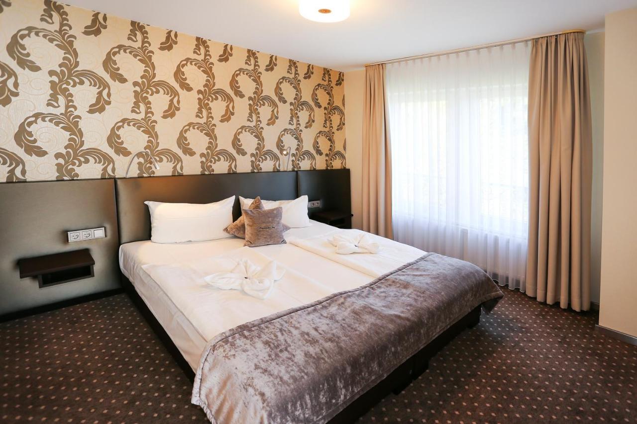 Hotel Sonata บาเดน-บาเดน ภายนอก รูปภาพ